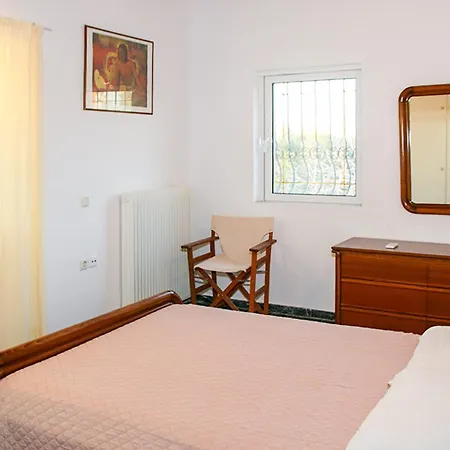 Filippos - Private Garden Escape