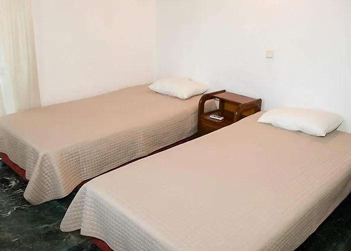 Filippos - Private Garden Escape Dom wakacyjny